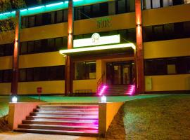 巴茨酒店，位于采西斯的酒店