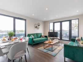 Elliot Oliver - Stunning Three Bedroom Penthouse With Large Terrace & Parking，位于格洛斯特格洛斯特郡皇家医院附近的酒店