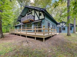 Pet-Friendly Gem Hike, Fish and Golf in Gaylord，位于盖洛德的酒店