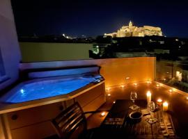 Cittadella View Penthouse with Jacuzzi，位于维多利亚的公寓