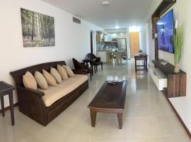 ¡Hermoso Apartamento en Loma Real!，位于波拉马尔Araya附近的酒店