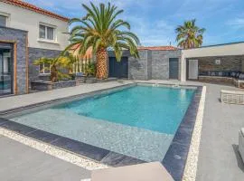 Nice Home In Agde With Outdoor Swimming Pool