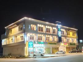 الزمردة للشقق المخدومة，位于Ash Shuqayq的酒店