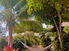 Troncones Point Hostel，位于特隆戈内斯的酒店