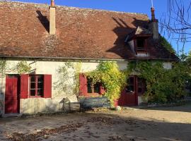 Charming Home by River Allier，位于勒维尔德的酒店