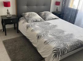 Studio à 300 m de la gare de Mantes-la-Jolie，位于芒特拉若利的酒店