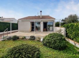 Gorgeous Home In Saint-Denis-D'oléron，位于奥雷龙圣但尼的酒店