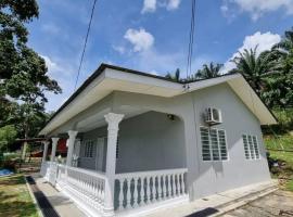 D'beeba Homestay，位于Pedas的乡村别墅