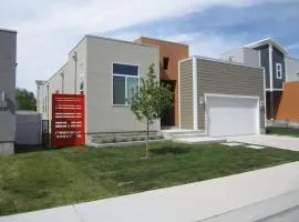 Central location close to Downtown and Mountain Views