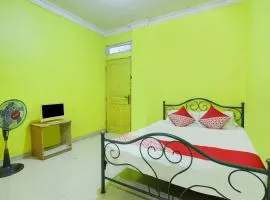 SPOT ON 91879 Emes Jaya Homestay