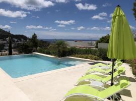 Luxury Ibiza Family Villa Vista Cala Vadella Sea Views infinity Pool San Jose，位于圣何塞德萨塔莱阿的酒店