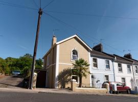 Upton House - Charming 4-bedroom home in Torquay，位于托基的别墅