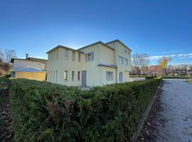 "Summer" apartment，位于维尔扬迪的带泳池的酒店