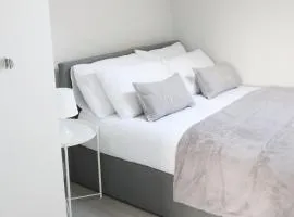 Twelve Thirty Serviced Apartments - 1 Croydon