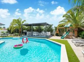 Stunning 5BR Heated Pool, Beach Access & Games L06