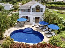 Barbados Luxury Villa with Pool，位于圣詹姆斯的酒店