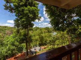 Mountain lake Island Cabin Sierra - for family Getaway