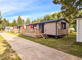Lovely Stacaravan In Lohmen Am See
