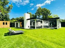 New luxury dunevilla at beach with hot tub Ouddorp