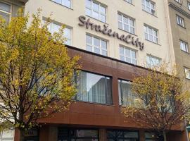 Hotel Stračena City，位于俄斯特拉发俄斯特拉发圣诞市场附近的酒店