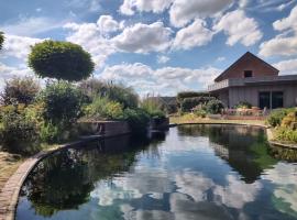 Gite avec piscine La Buissiere - Fernelmont，位于Pontillas的酒店