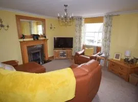 Ulverston Centre Superb 3 Double Bedroom Apartment