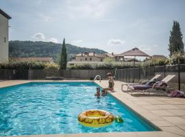 Hôtel CAP VERT en Aveyron，位于圣阿弗里克的酒店