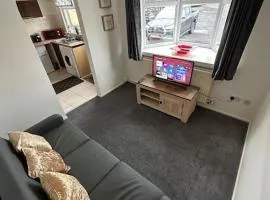 One-Bedroom Chalet Bungalow Uddingston Glasgow