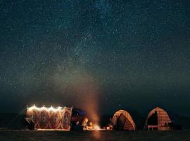 Escape Camp，位于Bawiti的豪华帐篷