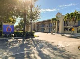 Motel 6 Riviera Beach FL