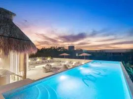 Casa Vida Luxury Villa 6bd 7br sleeps up to 19 in Aldea Zama Tulum