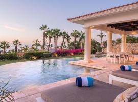Stunning 6bd Villa in Palmilla! Chef, Butler, Chauffeur and Yacht included!，位于圣何塞德尔卡沃的酒店