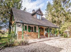 Awesome Home In Knoeringue With Sauna，位于Knoeringue的酒店