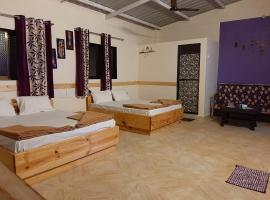 Prachita's Green Field Resort，位于Chinchavli的酒店