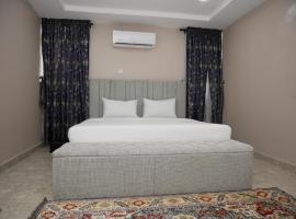 Sarina Suites and Apartments，位于Yankaba的酒店