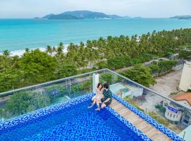 Azura Gold Hotel & Apartment，位于芽庄Nha Trang Beach的酒店
