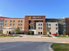 La Quinta Inn & Suites by Wyndham Pflugerville，位于普弗拉热维尔的酒店