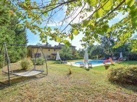 Nice Apartment In Uzzano With 1 Bedrooms, Wifi And Outdoor Swimming Pool，位于Uzzano的度假短租房