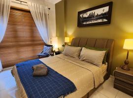 Aldridge Residence Tropical Suite - EMIRA，位于莎阿南马拉瓦蒂体育场附近的酒店