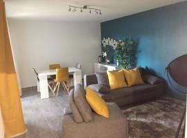 Bel appartement à 2 min des transports parisiens，位于诺伊斯·勒·格兰德阿卡德斯购物中心附近的酒店