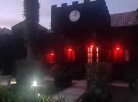Hotel Draconia，位于圣米格尔·德·图库玛的酒店