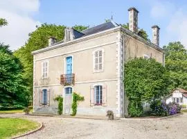 Awesome Home In Beylongue