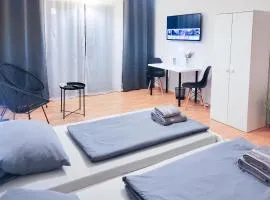 ALFA Apartment Stuttgart Mitte 2 Zimmer City-Lage Berliner Platz Balkon Netflix Küche WM