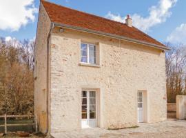 Nice Home In Vaudoy-en-brie With 3 Bedrooms, Wifi And Indoor Swimming Pool，位于Vaudoy-en-Brie的度假屋
