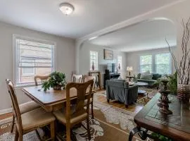 Enjoy Evanston! Slow Down After a Busy Day Sight Seeing - Walking Distance from Public Transportation apts