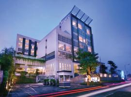 ASTON Jember Hotel & Conference Center，位于任抹的海滩酒店