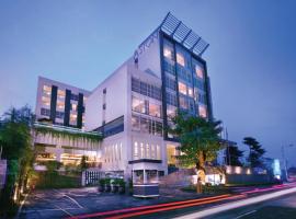 Aston Jember Hotel & Conference Center，位于任抹的酒店