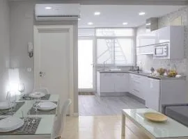 Domus Deorum- a 200 m del Teatro Romano