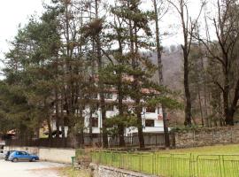 Hemus Hotel，位于Aprilov的酒店