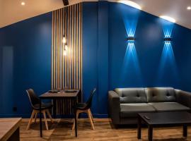 BLUE NIGHT - Jacuzzi - Bord de Seine，位于科尔贝埃索讷的酒店